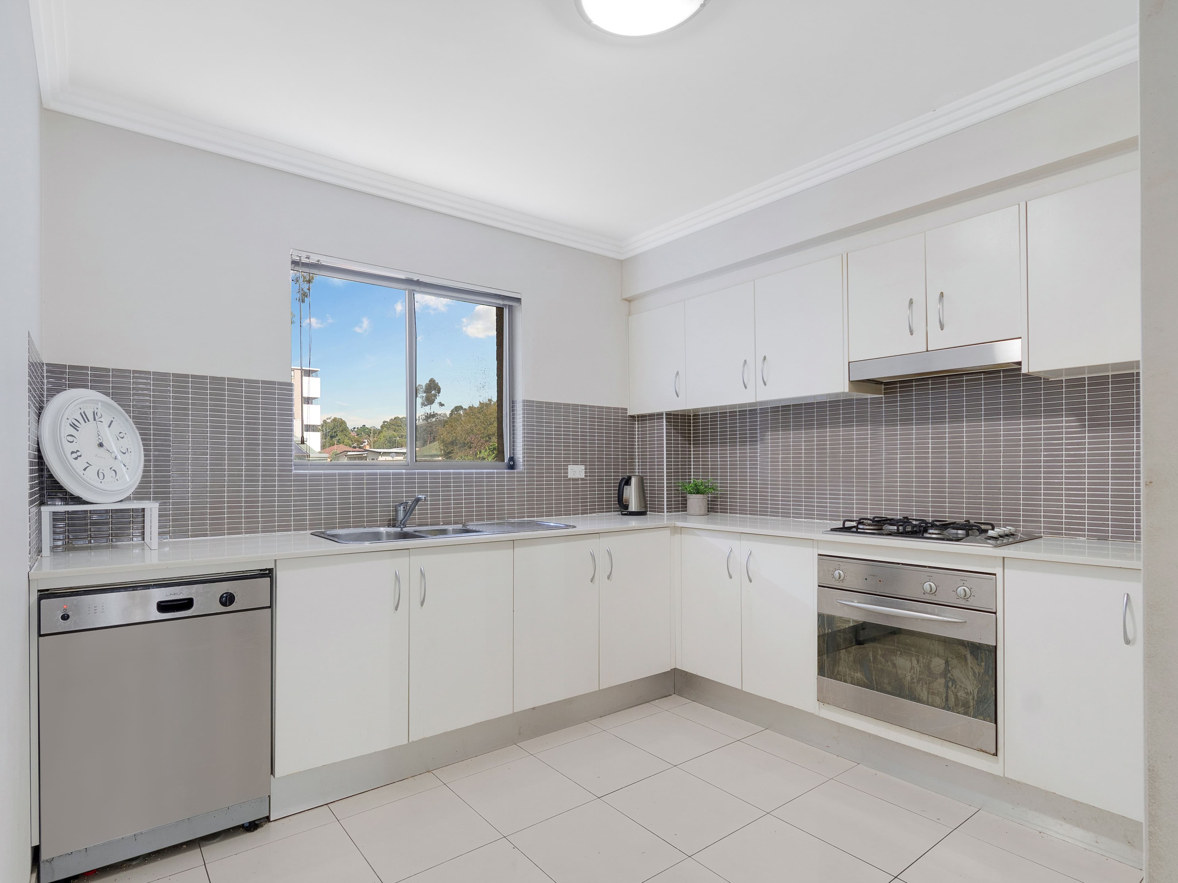 13 Chamberlain Street, Campbelltown NSW 2560, Campbelltown - Thumbnail 4