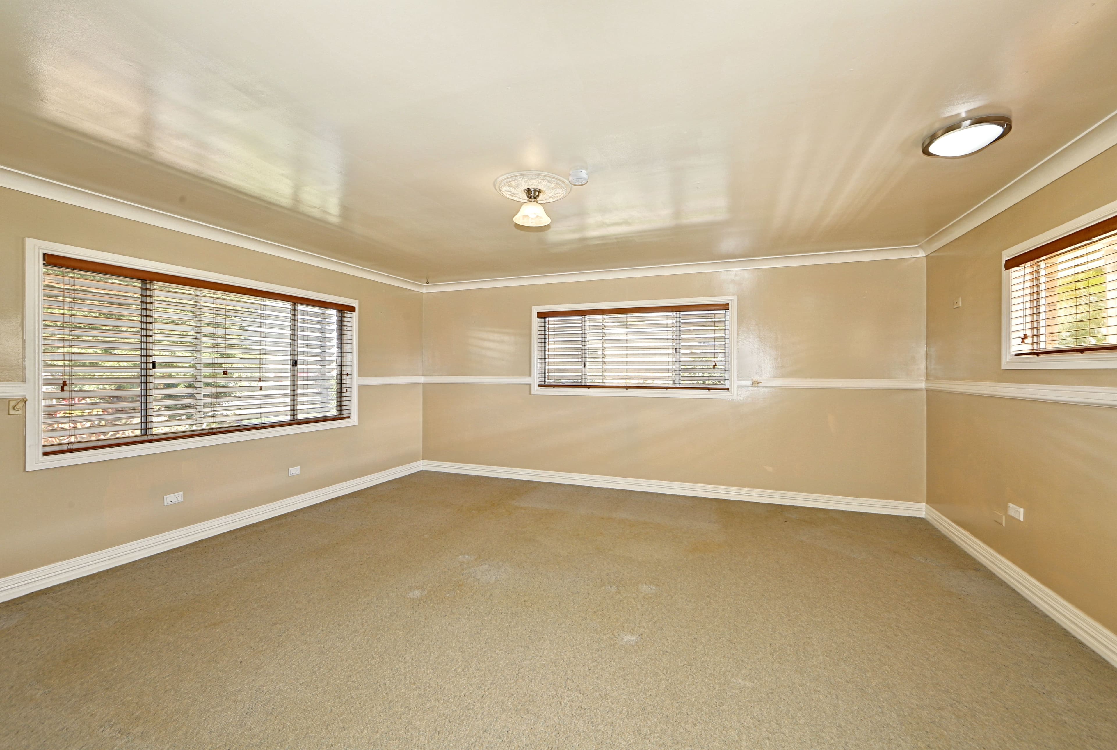 26 Anderson Street, Avenell Heights QLD 4670, Avenell Heights - Thumbnail 5