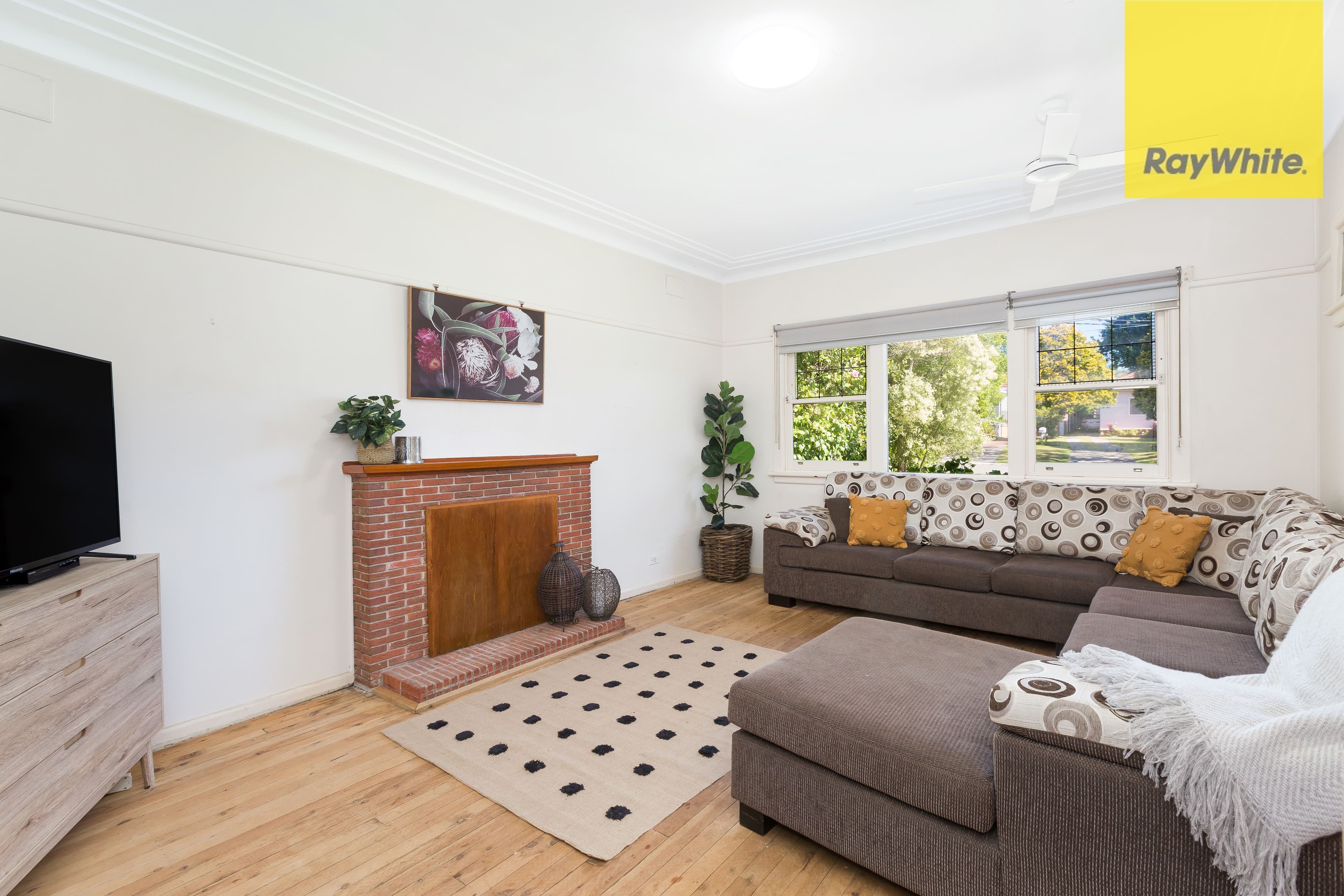 11 Taronga Parade, Caringbah - Thumbnail 2