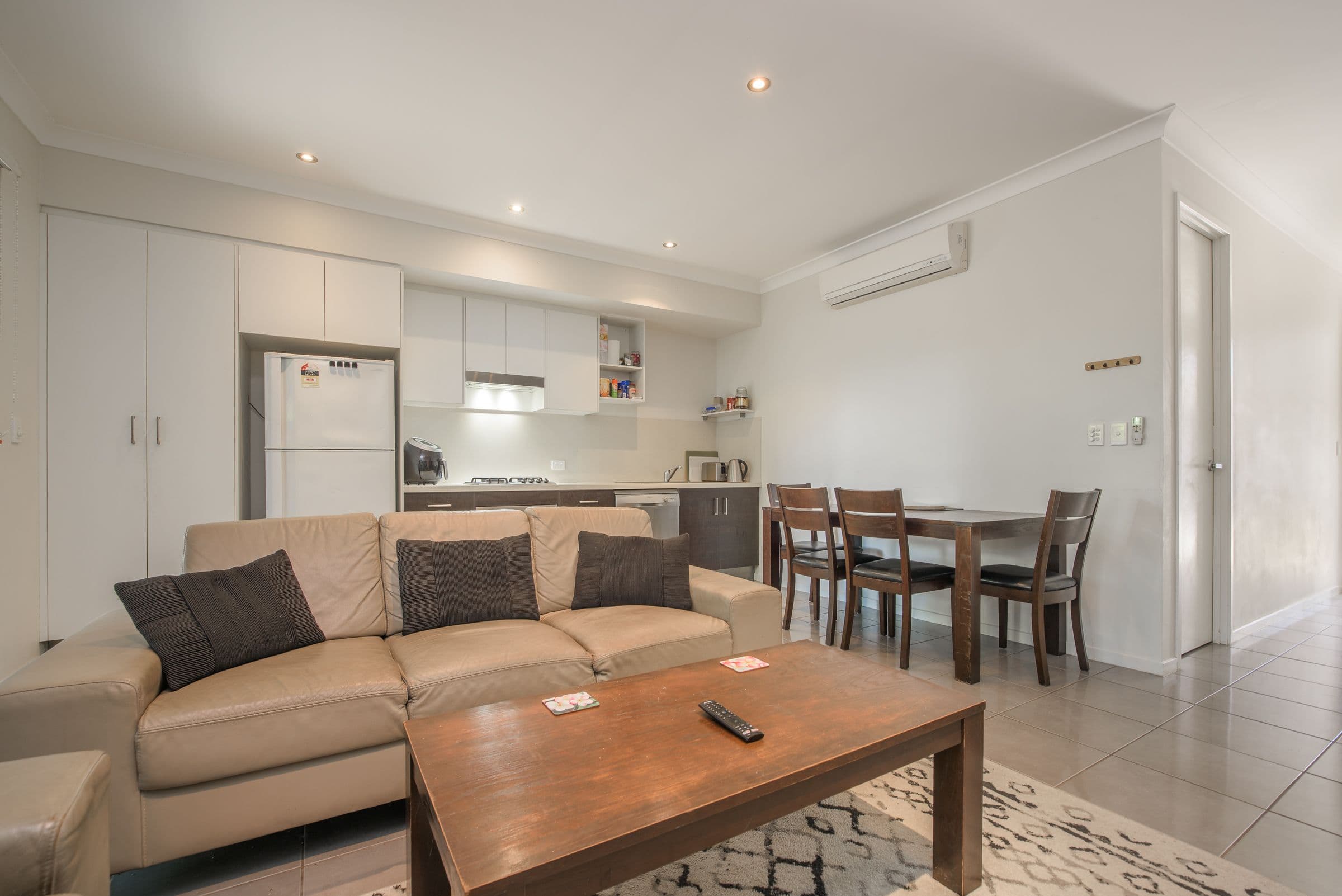 26 Rossella Street, West Gladstone QLD 4680, West Gladstone - Thumbnail 2