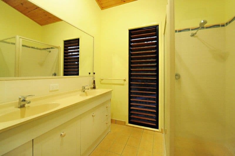 8 South Molle Boulevard, CANNONVALE QLD 4802, Cannonvale - Thumbnail 7