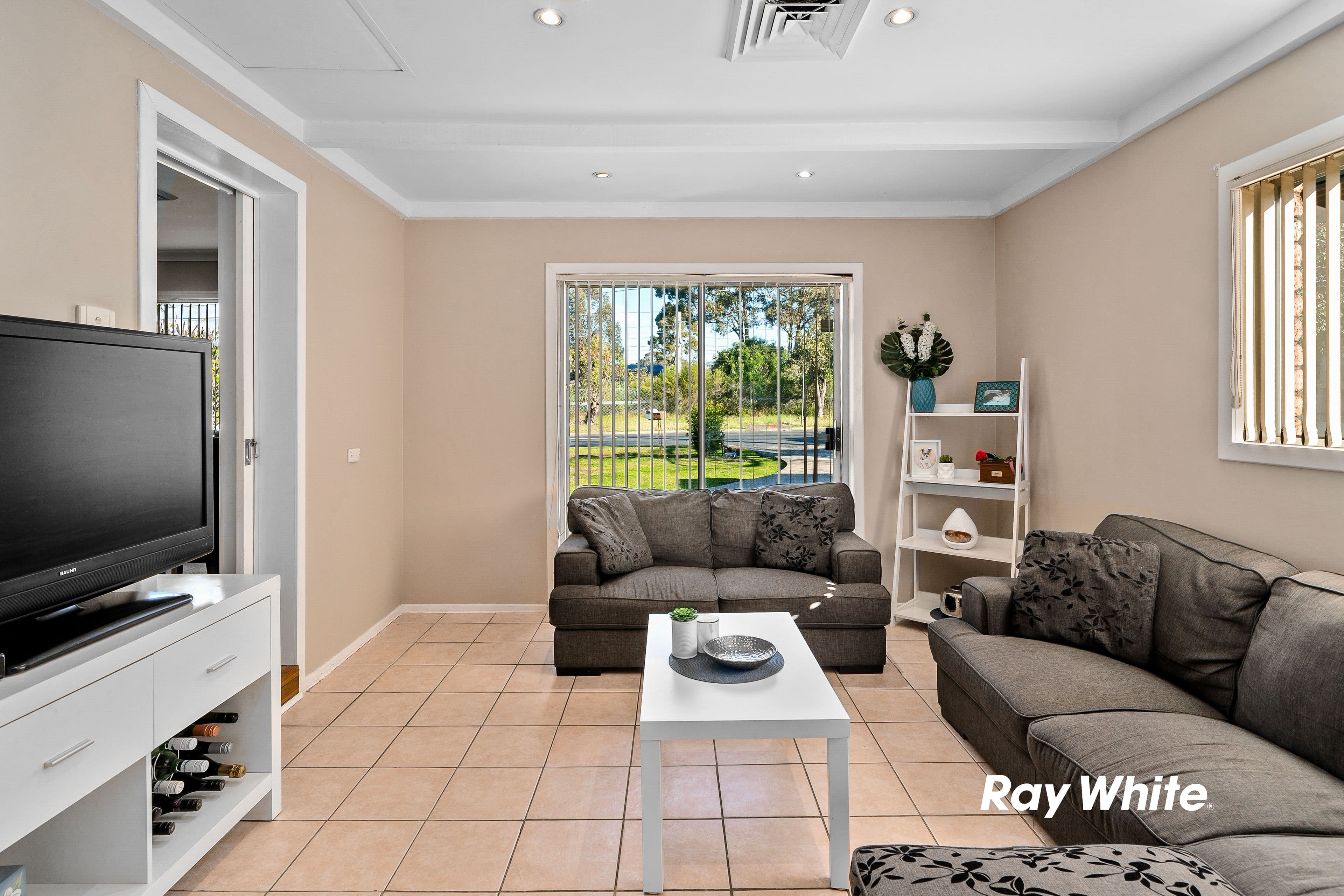 65 Doonside Crescent, Blacktown NSW 2148, Blacktown - Thumbnail 4