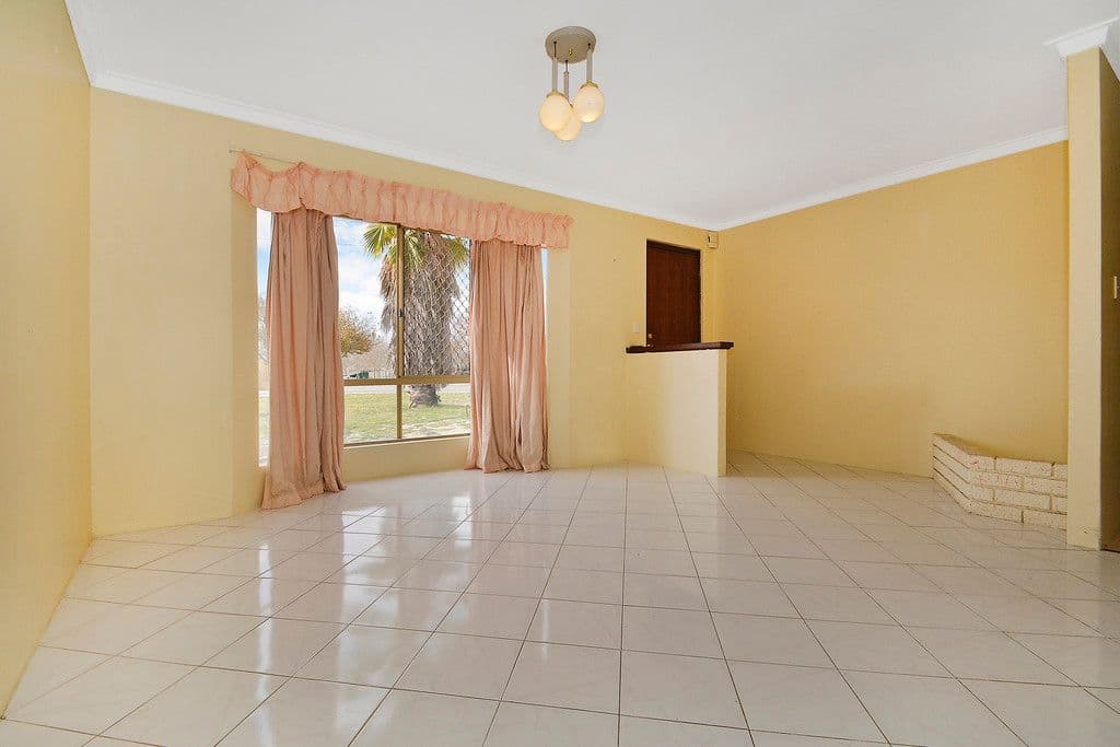216 Illawarra Crescent, Ballajura WA 6066, Ballajura - Thumbnail 2