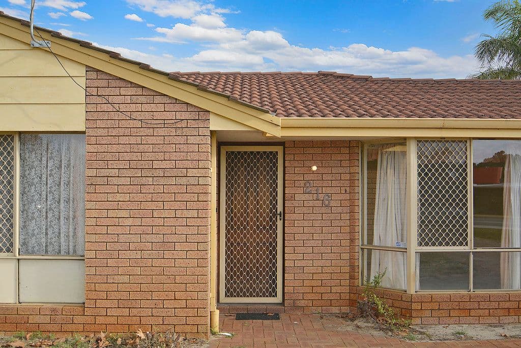 216 Illawarra Crescent, Ballajura WA 6066, Ballajura - Thumbnail 6