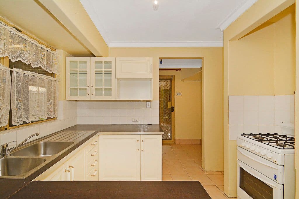 216 Illawarra Crescent, Ballajura WA 6066, Ballajura - Thumbnail 7