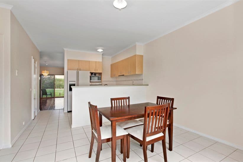 10 Lancewood Walk, South Morang VIC 3752, South Morang - Thumbnail 3
