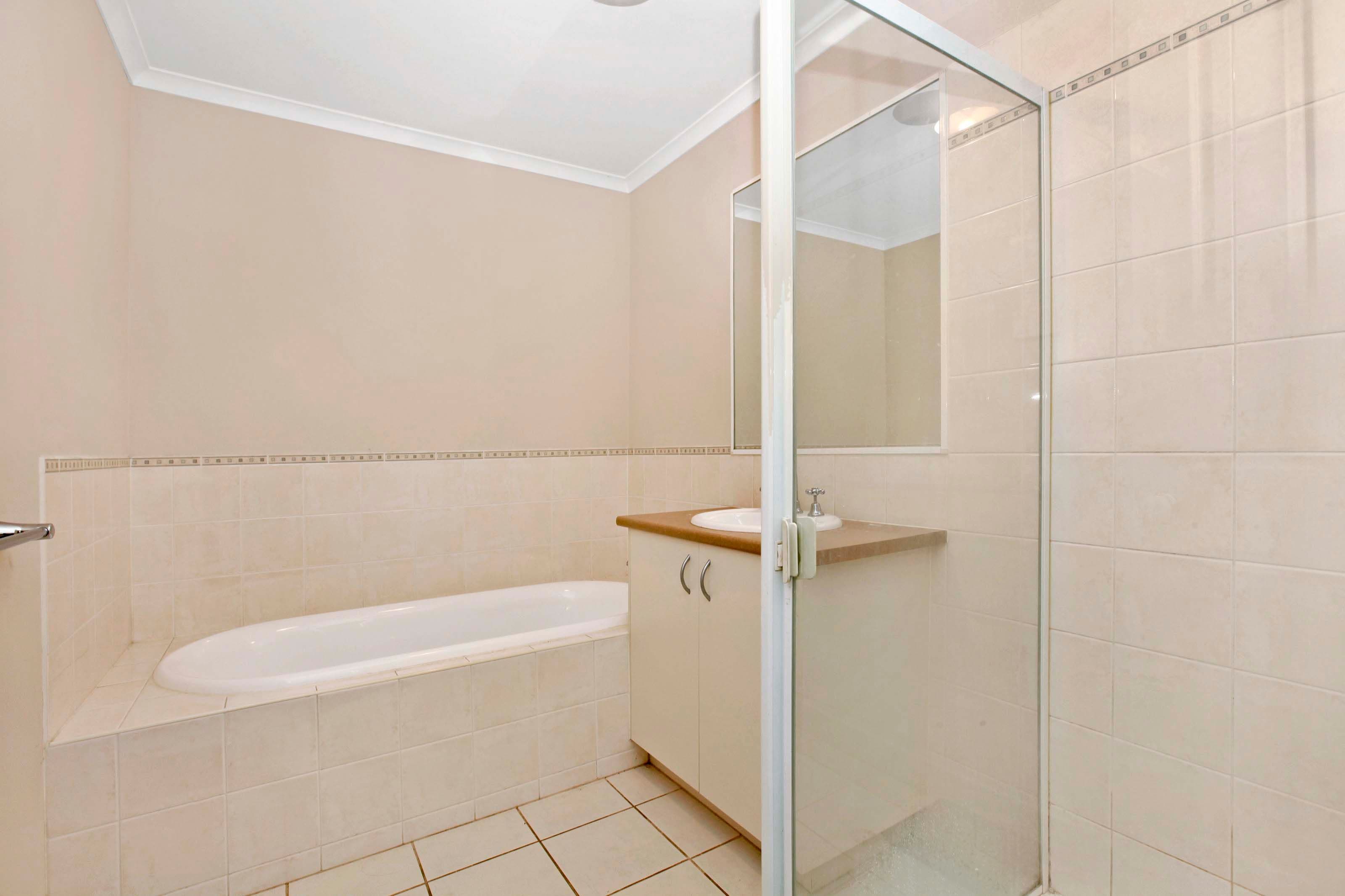 10 Lancewood Walk, South Morang VIC 3752, South Morang - Thumbnail 8