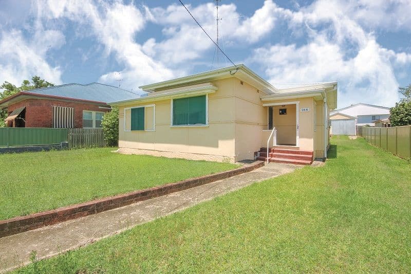 166 Alice Street, Grafton - Image 1