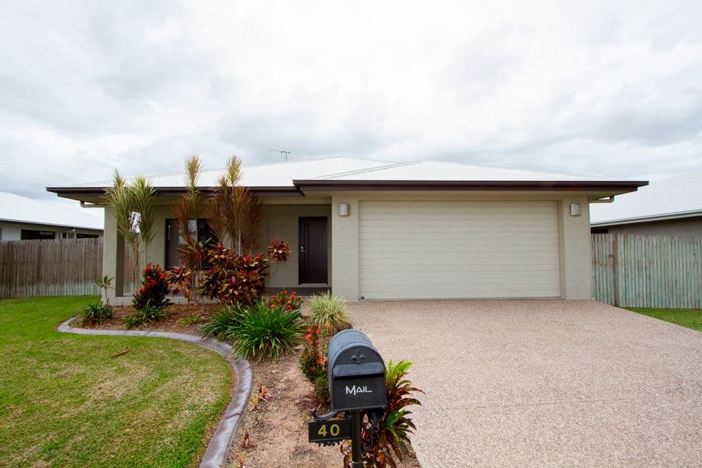 40 Blue Wren Drive, KELSO QLD 4815, Kelso - Image 1