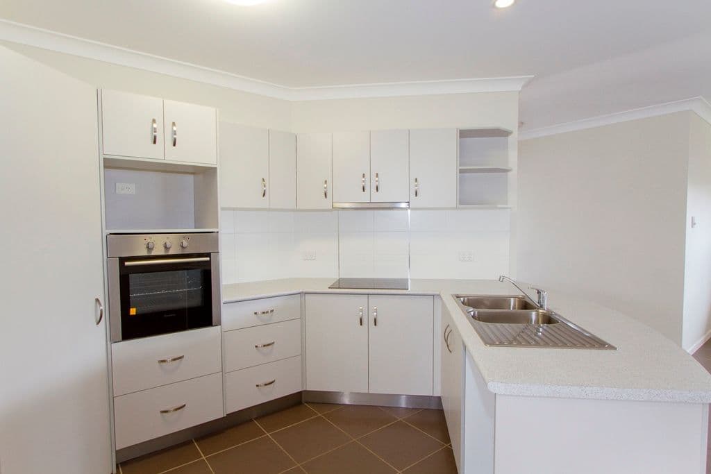 40 Blue Wren Drive, KELSO QLD 4815, Kelso - Thumbnail 4