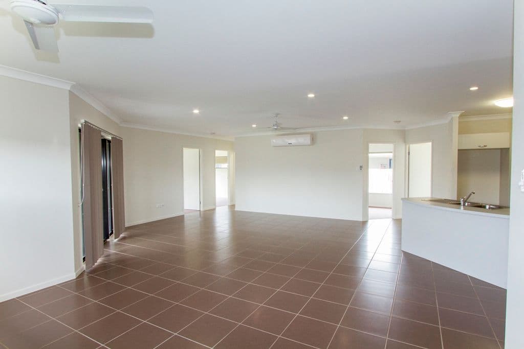 40 Blue Wren Drive, KELSO QLD 4815, Kelso - Thumbnail 5