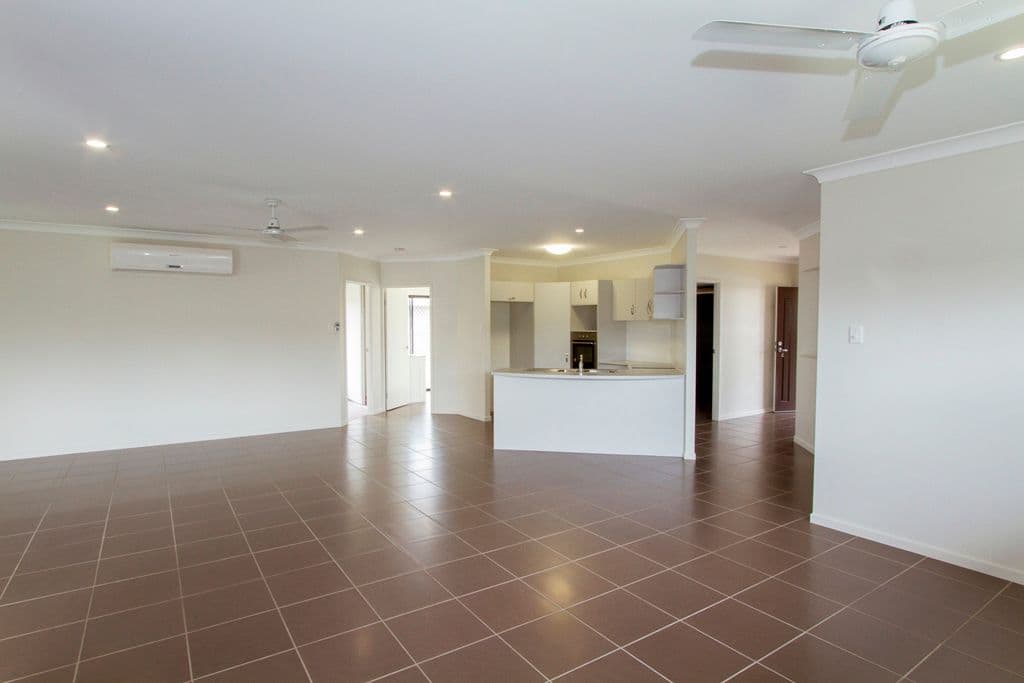 40 Blue Wren Drive, KELSO QLD 4815, Kelso - Thumbnail 6
