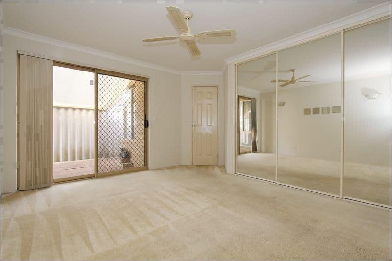92 Waratah Boulevard, CANNING VALE WA 6155, Canning Vale - Thumbnail 2