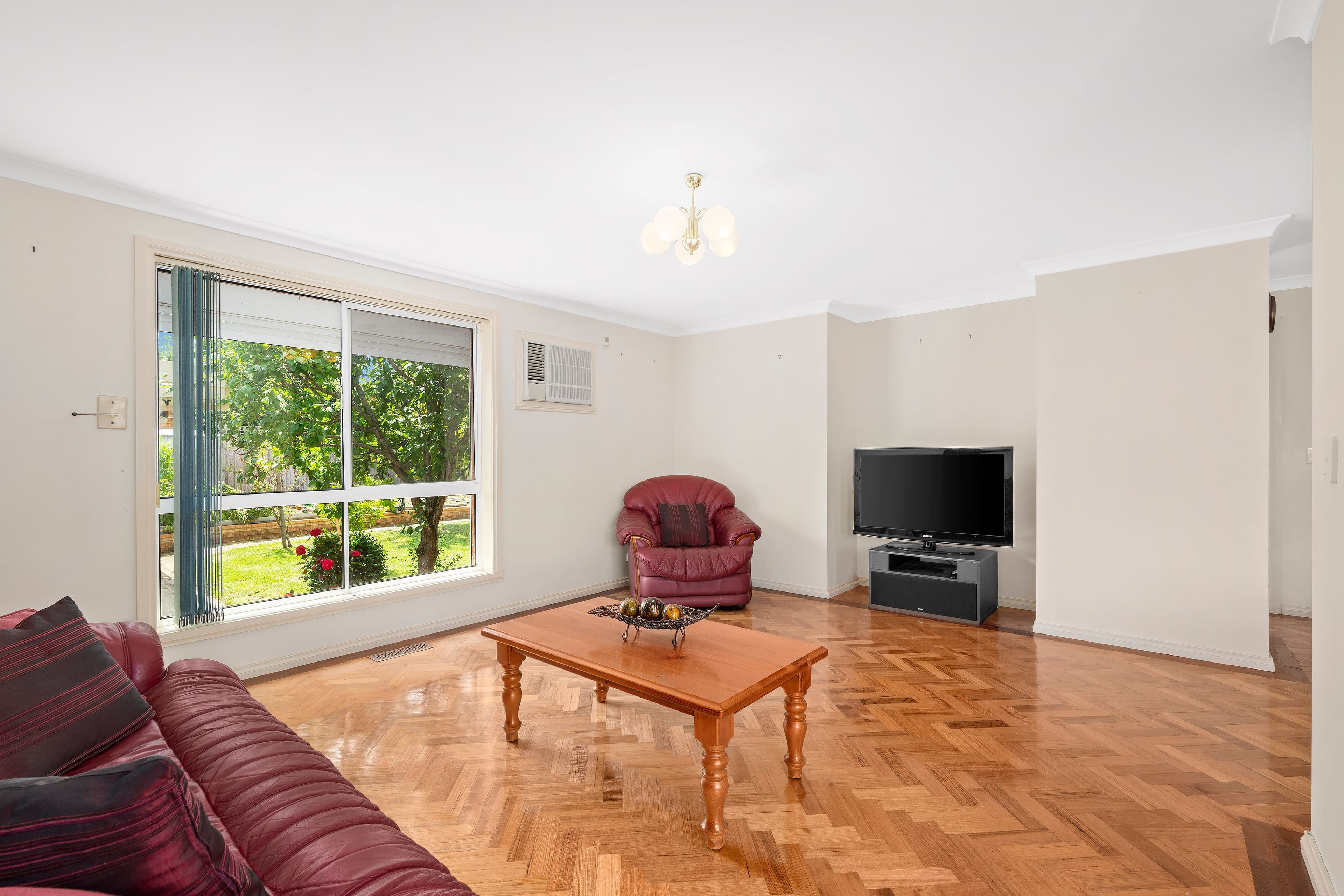 4 Fenech Close, Mill Park VIC 3082, Mill Park - Thumbnail 5