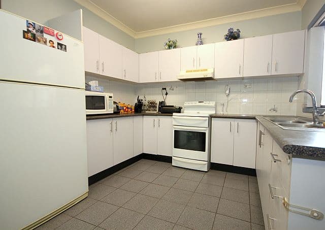 16 Leighdon Street, BASS HILL NSW 2197, Bass Hill - Thumbnail 4