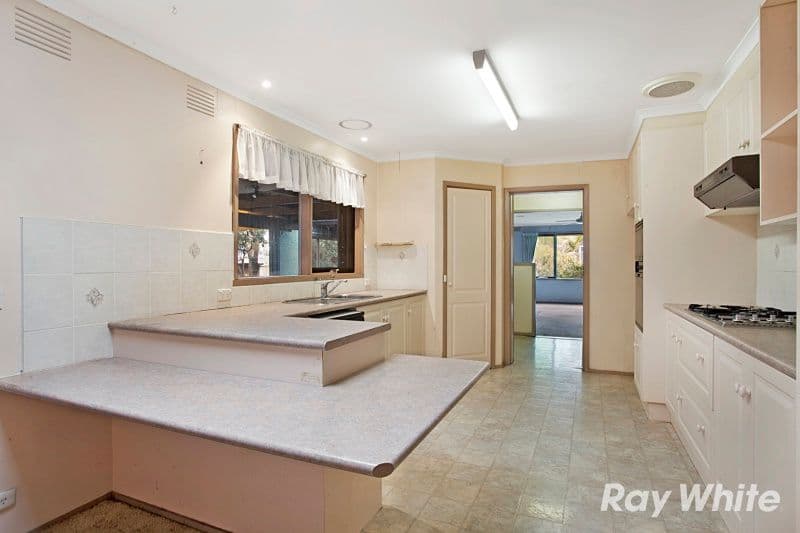 10 Raheen Avenue, Wantirna VIC 3152, Wantirna - Thumbnail 3