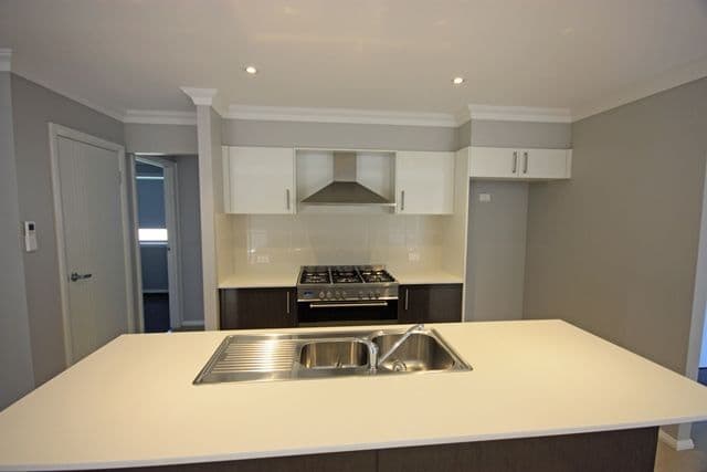 11 Beckham Street, Spring Farm NSW 2570, Spring Farm - Thumbnail 2