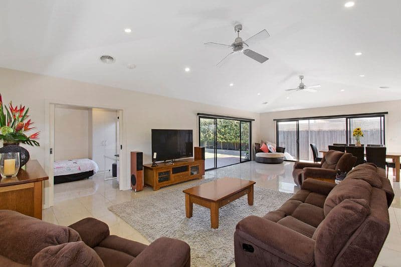 3 Pauline Avenue, DINGLEY VILLAGE VIC 3172, Dingley Village - Thumbnail 5