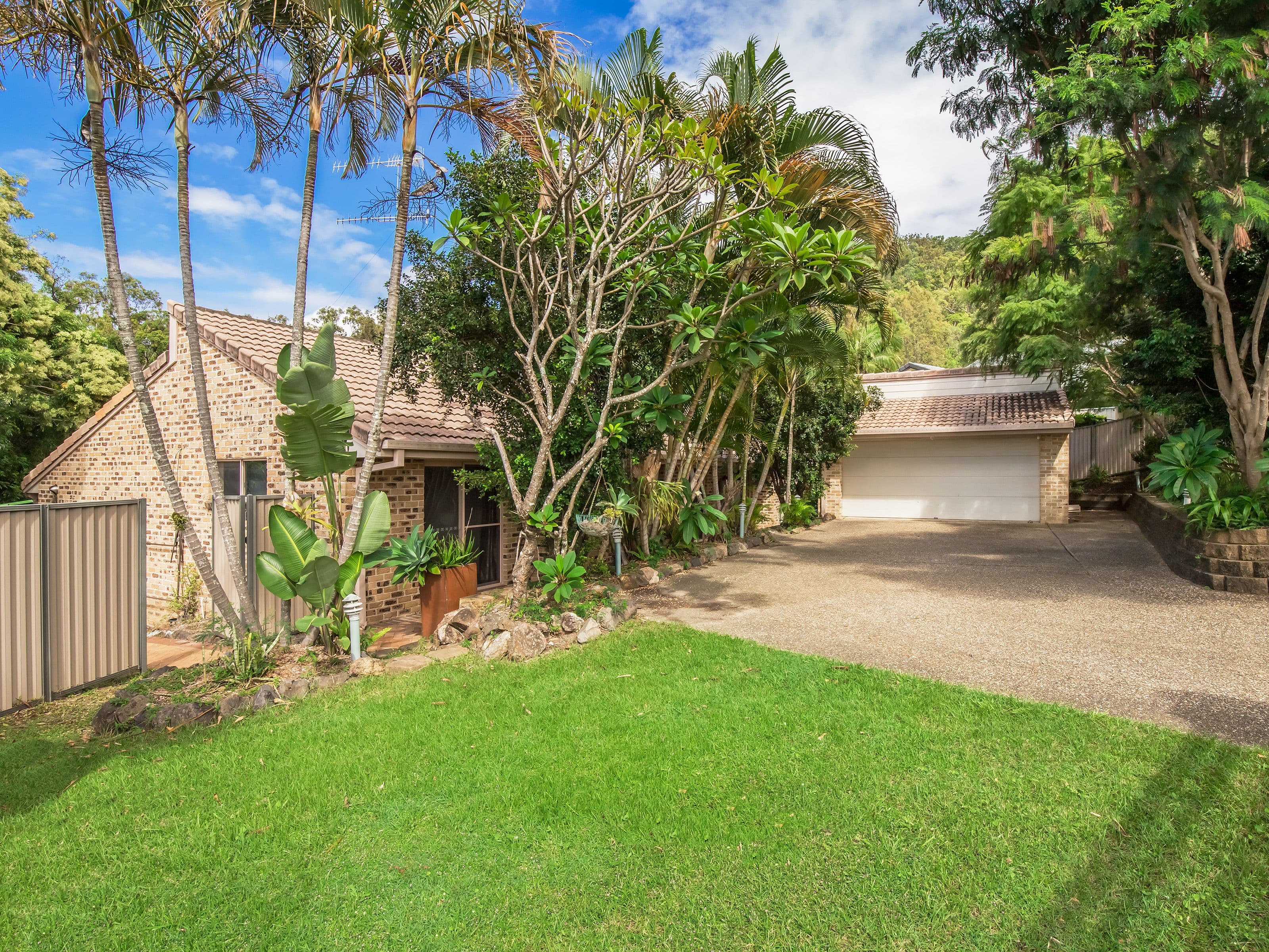 14 Wimbledon Way, Oxenford QLD 4210, Oxenford - Thumbnail 2