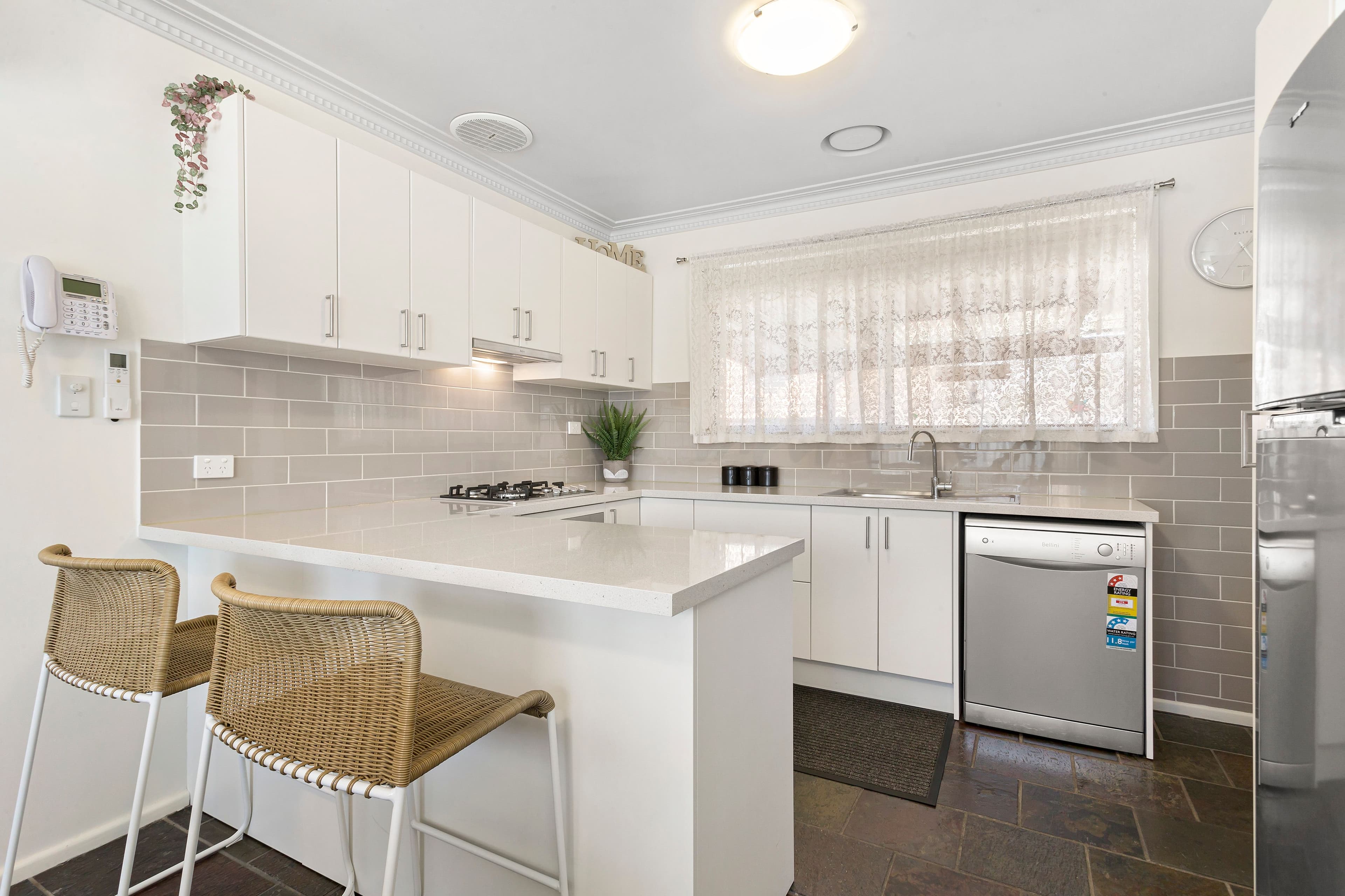113 Mount View Road, Lalor VIC 3075, Lalor - Thumbnail 2