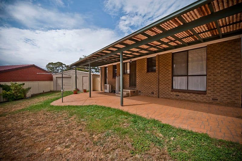 2 Dunn Place, QUEANBEYAN NSW 2620, Queanbeyan West - Image 1