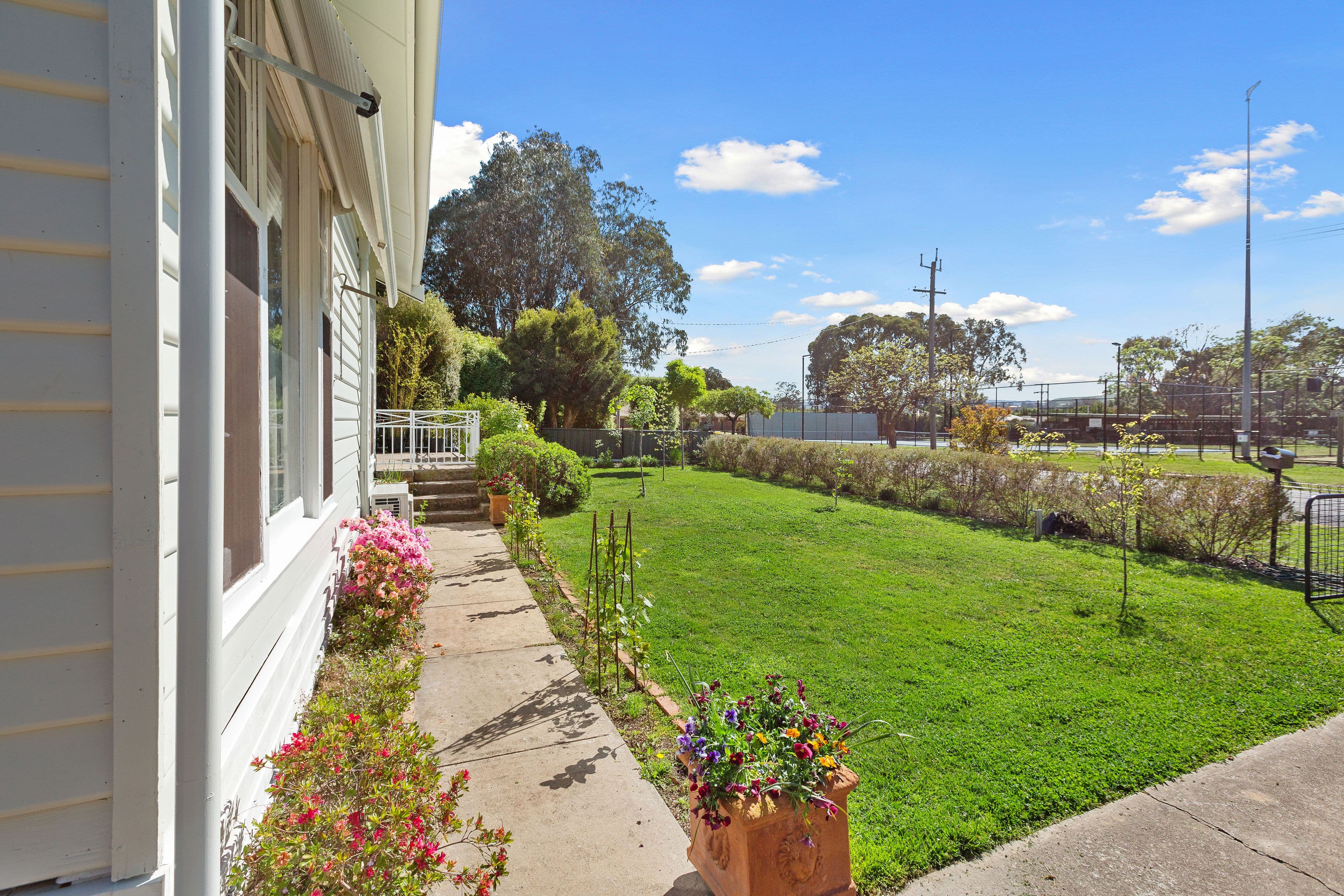 19 Elvins Street, Mansfield VIC 3722, Mansfield - Thumbnail 3