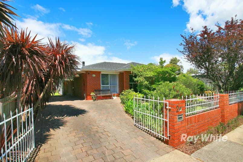 2 Gray Street, CRANBOURNE NORTH VIC 3977, Cranbourne North - Thumbnail 2