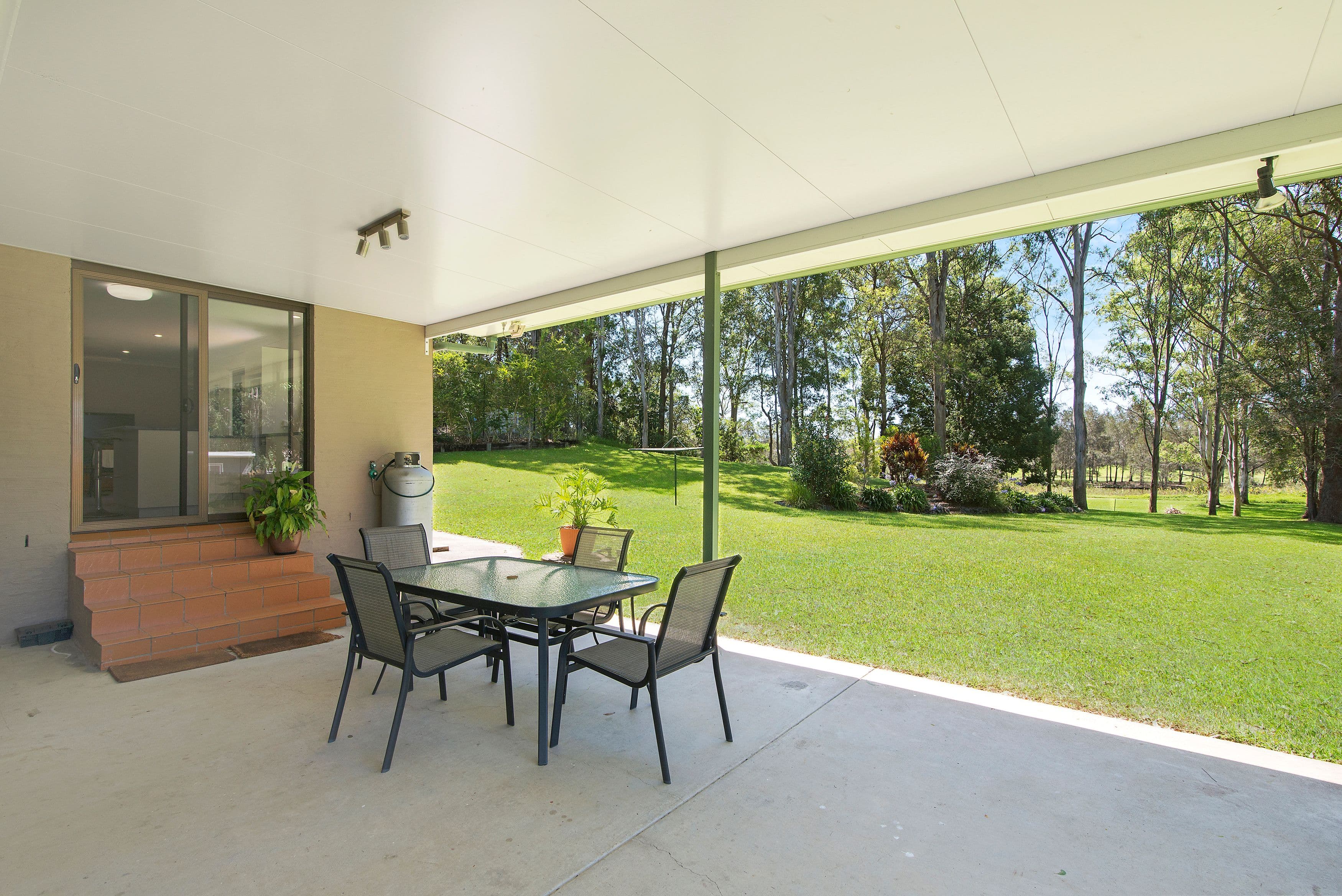 1 Bilkurra Court, Elanora QLD 4221, Elanora - Thumbnail 2