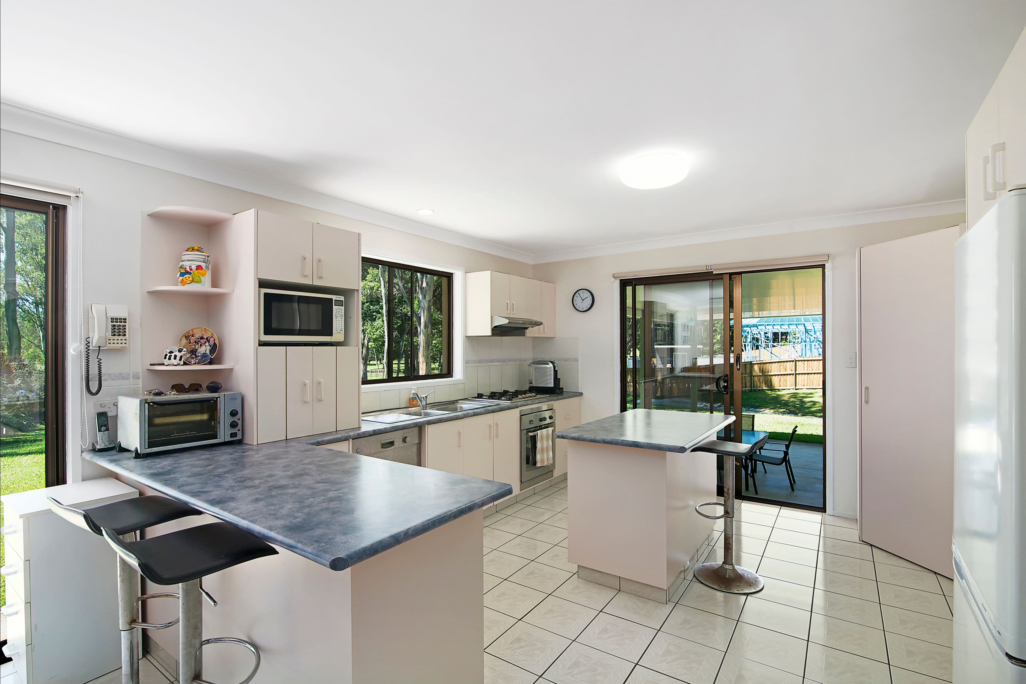 1 Bilkurra Court, Elanora QLD 4221, Elanora - Thumbnail 4