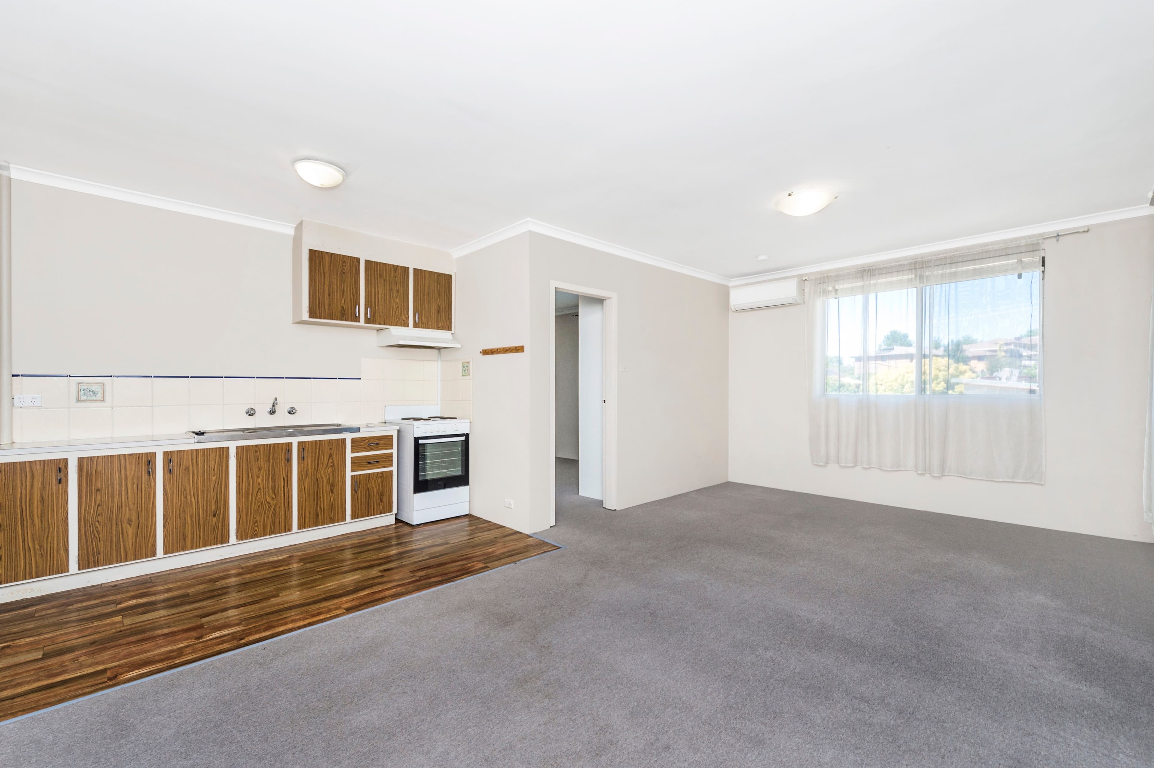 56 Crest Road, Queanbeyan NSW 2620, Queanbeyan - Thumbnail 2