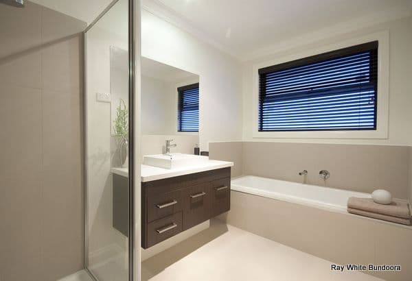 5 Farnham Crescent, MILL PARK VIC 3082, Mill Park - Thumbnail 4