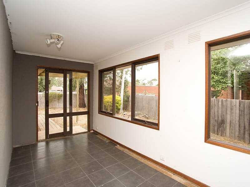 70 Lenoak Street, GLADSTONE PARK VIC 3043, Gladstone Park - Thumbnail 4