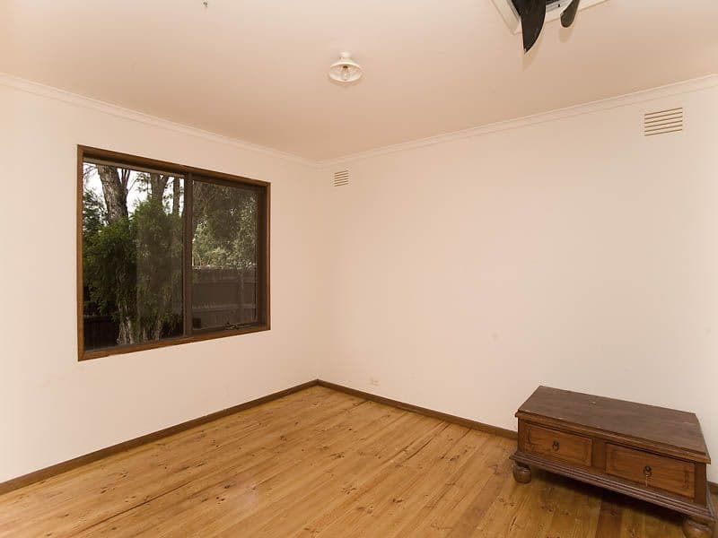 70 Lenoak Street, GLADSTONE PARK VIC 3043, Gladstone Park - Thumbnail 5