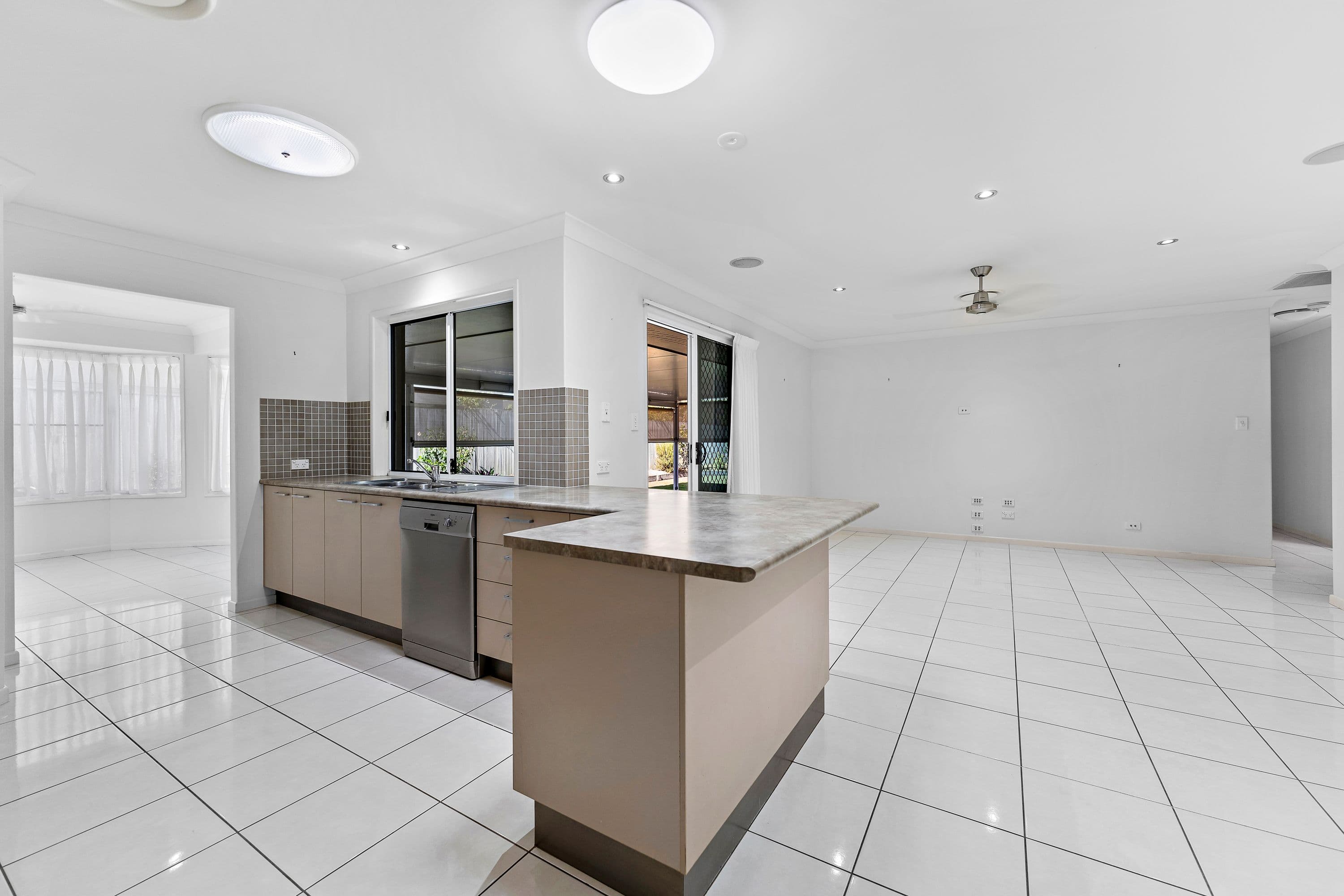 42 Lucas Drive, Burrum Heads QLD 4659, Burrum Heads - Thumbnail 3