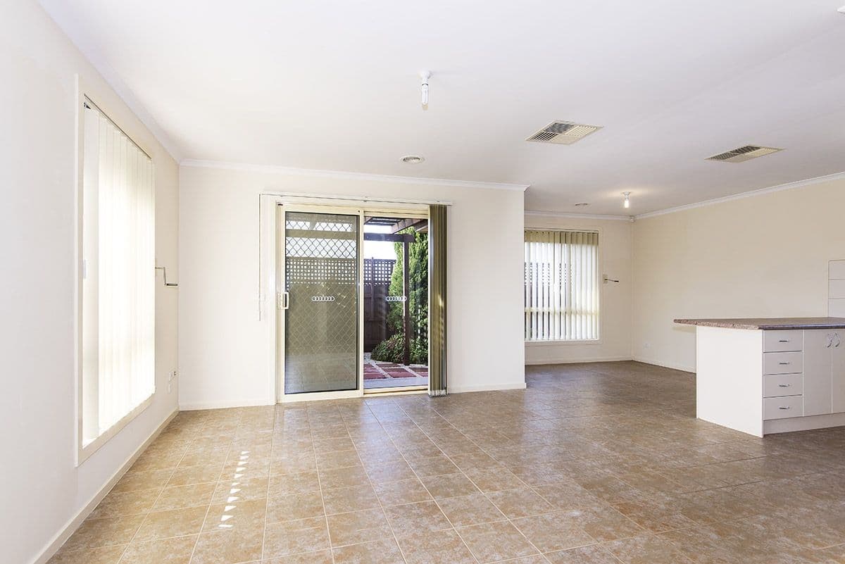 9 Allamanda Crescent, South Morang VIC 3752, South Morang - Thumbnail 3