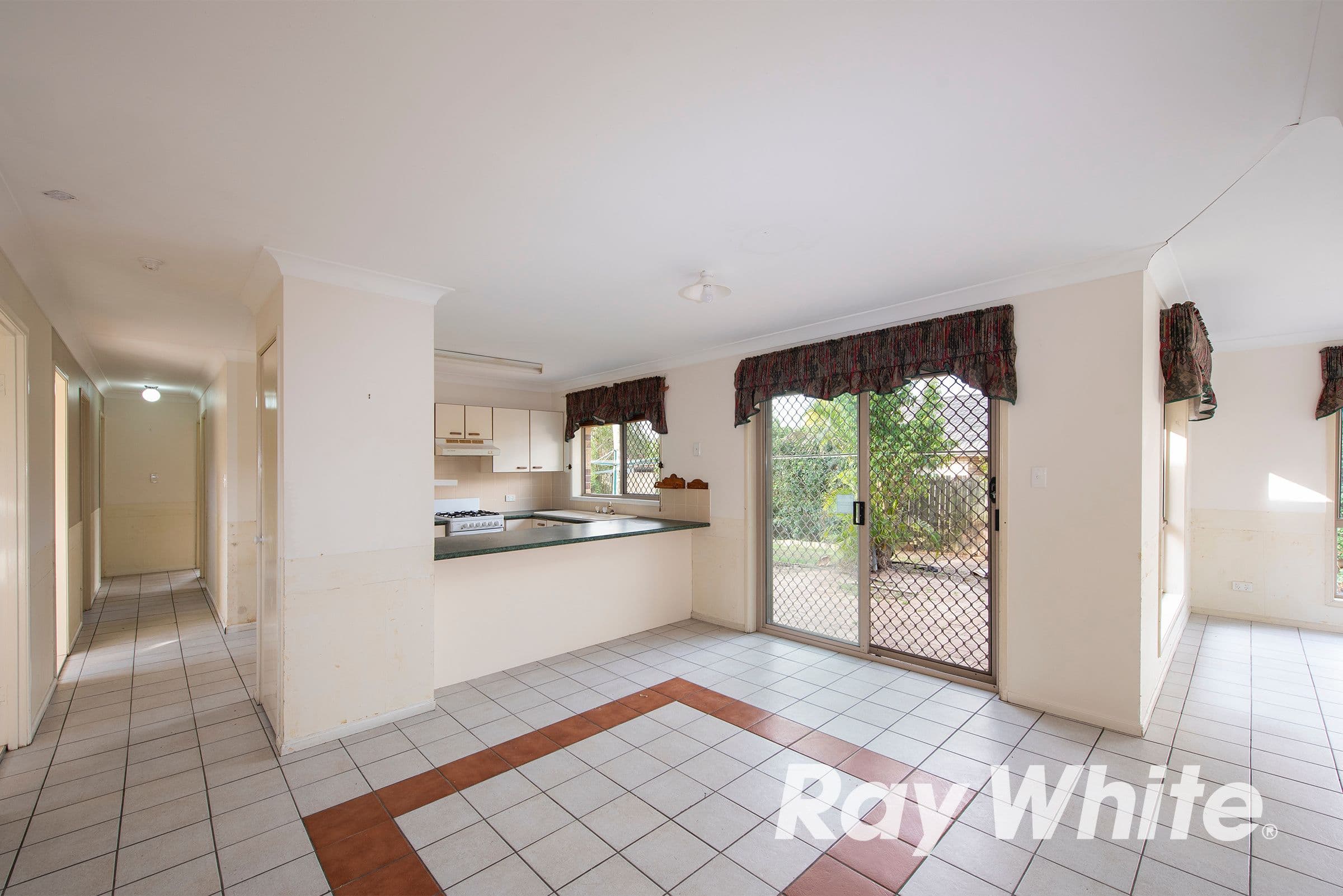 8 Woodley Avenue, Loganholme QLD 4129, Loganholme - Thumbnail 4