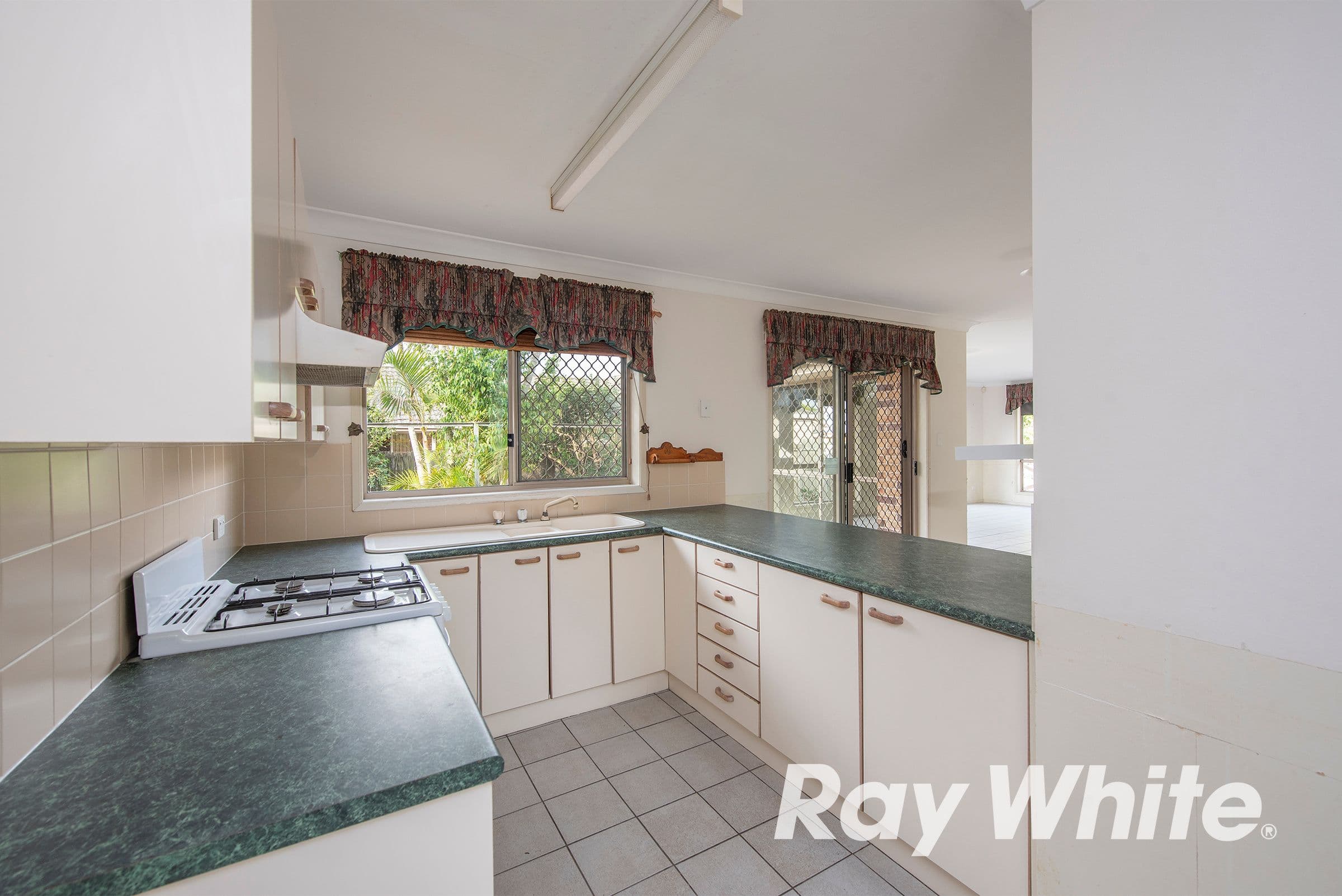 8 Woodley Avenue, Loganholme QLD 4129, Loganholme - Thumbnail 5