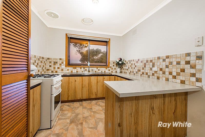 15 Lecky Street, Cranbourne VIC 3977, Cranbourne - Thumbnail 2
