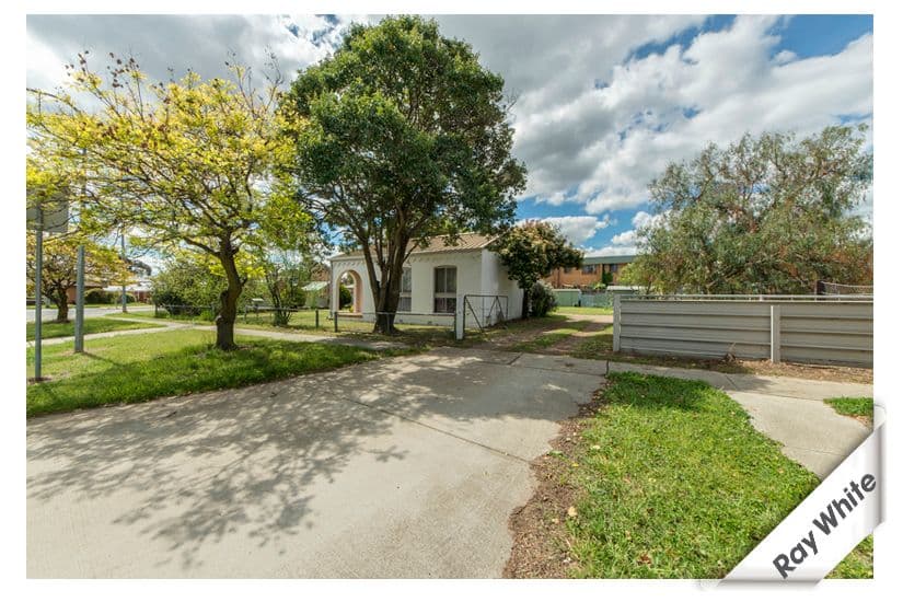 18 Bungendore Road, QUEANBEYAN NSW 2620, Queanbeyan East - Image 1