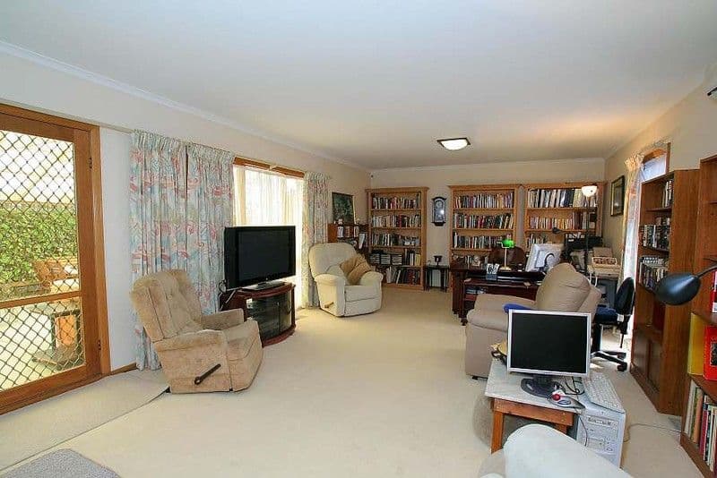 57 Jenola Parade, WANTIRNA SOUTH VIC 3152, Wantirna South - Thumbnail 4