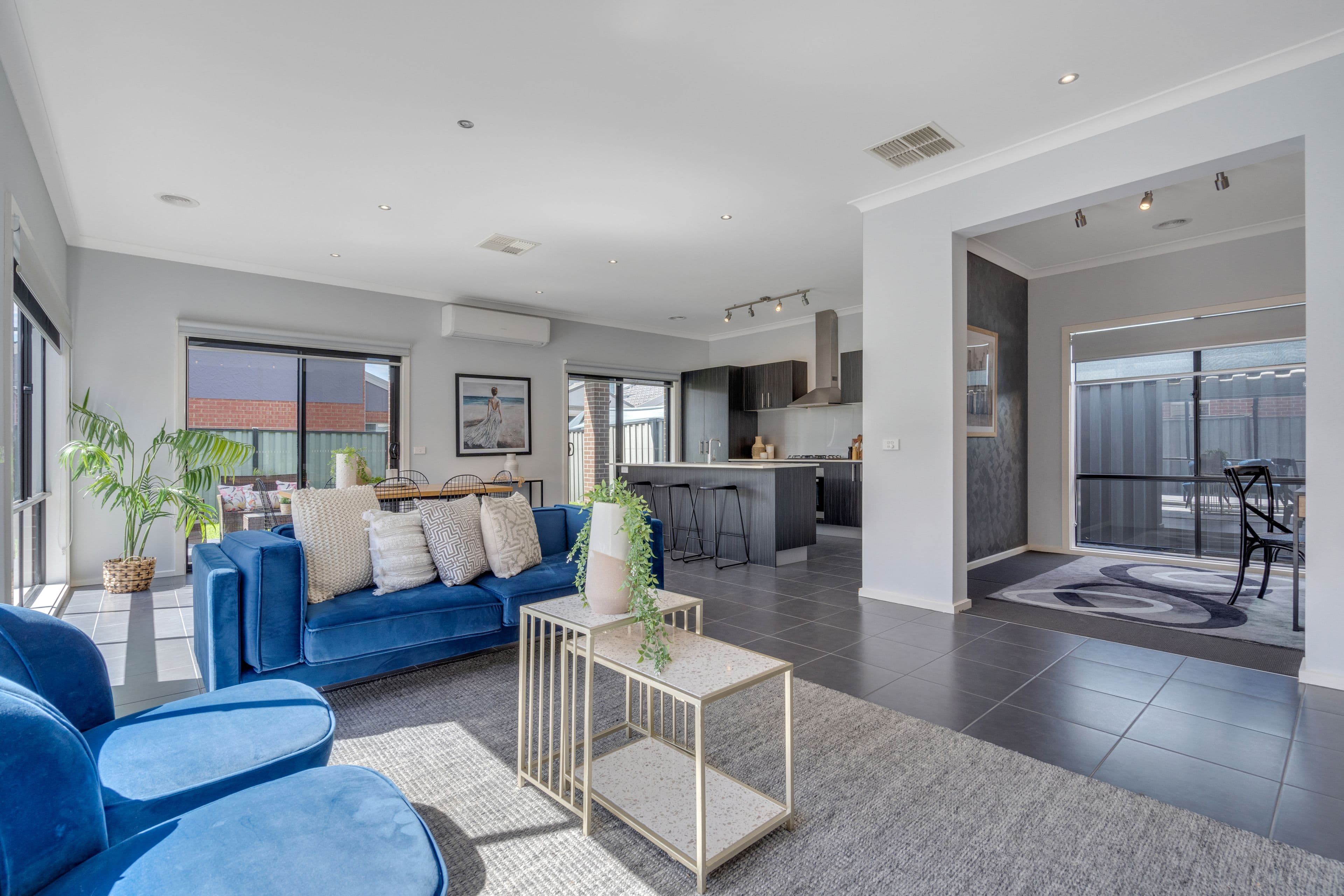 18 Dempster Drive, Craigieburn VIC 3064, Craigieburn - Thumbnail 3