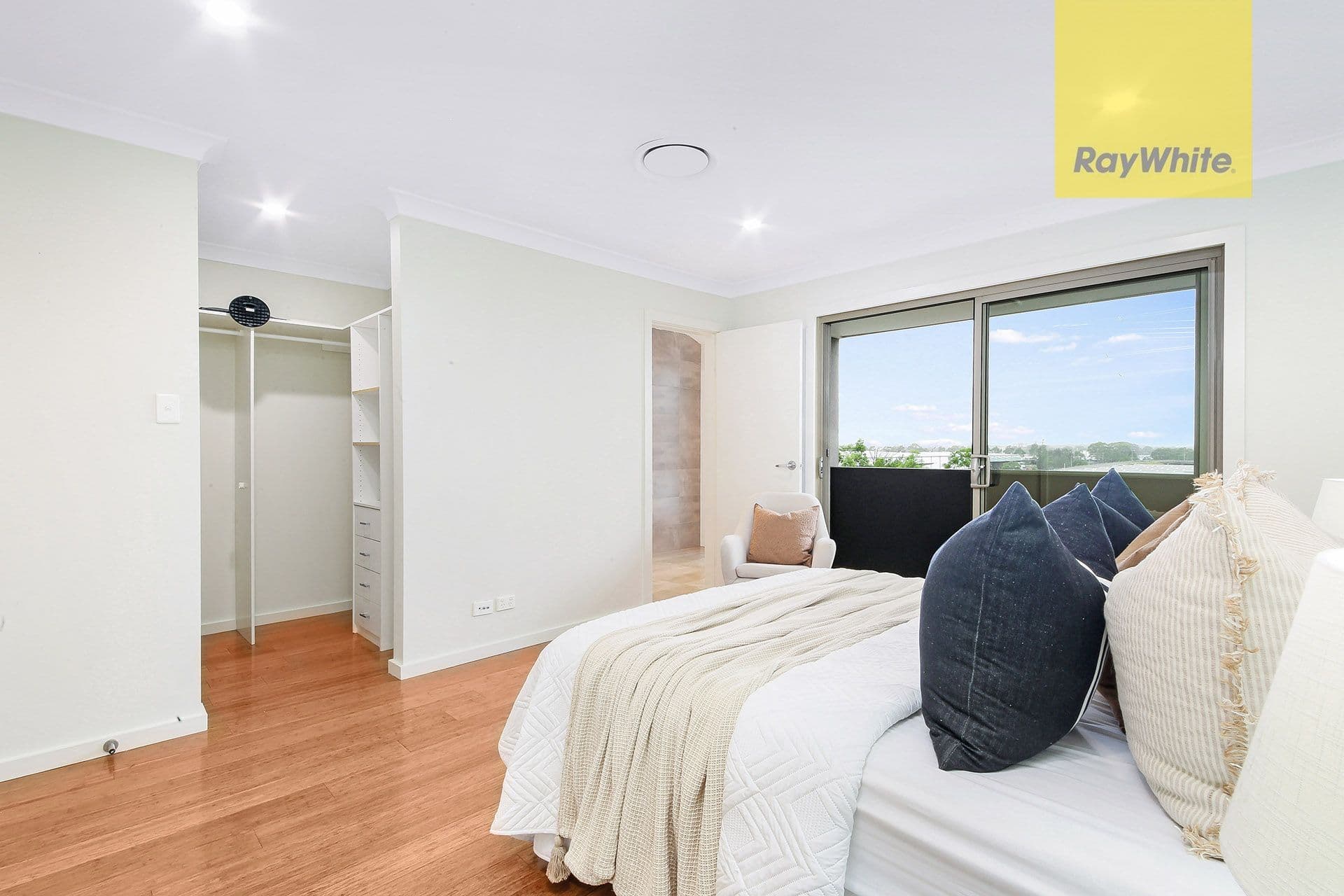 9 Dennistoun Avenue, Guildford NSW 2161, Guildford - Thumbnail 8