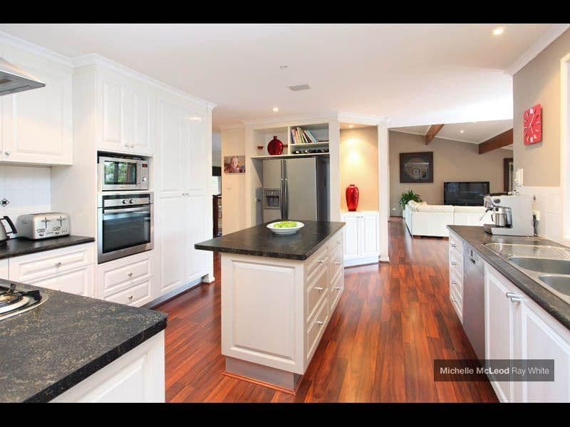 15 Morningview Street, CHAPEL HILL QLD 4069, Chapel Hill - Thumbnail 4
