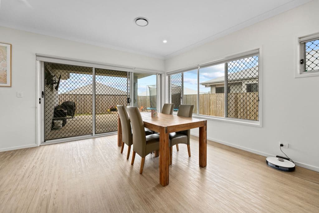 14 GOLDENCREST Street, Caboolture QLD 4510, Caboolture - Thumbnail 4