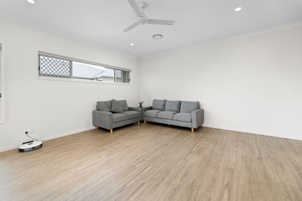 14 GOLDENCREST Street, Caboolture QLD 4510, Caboolture - Thumbnail 5