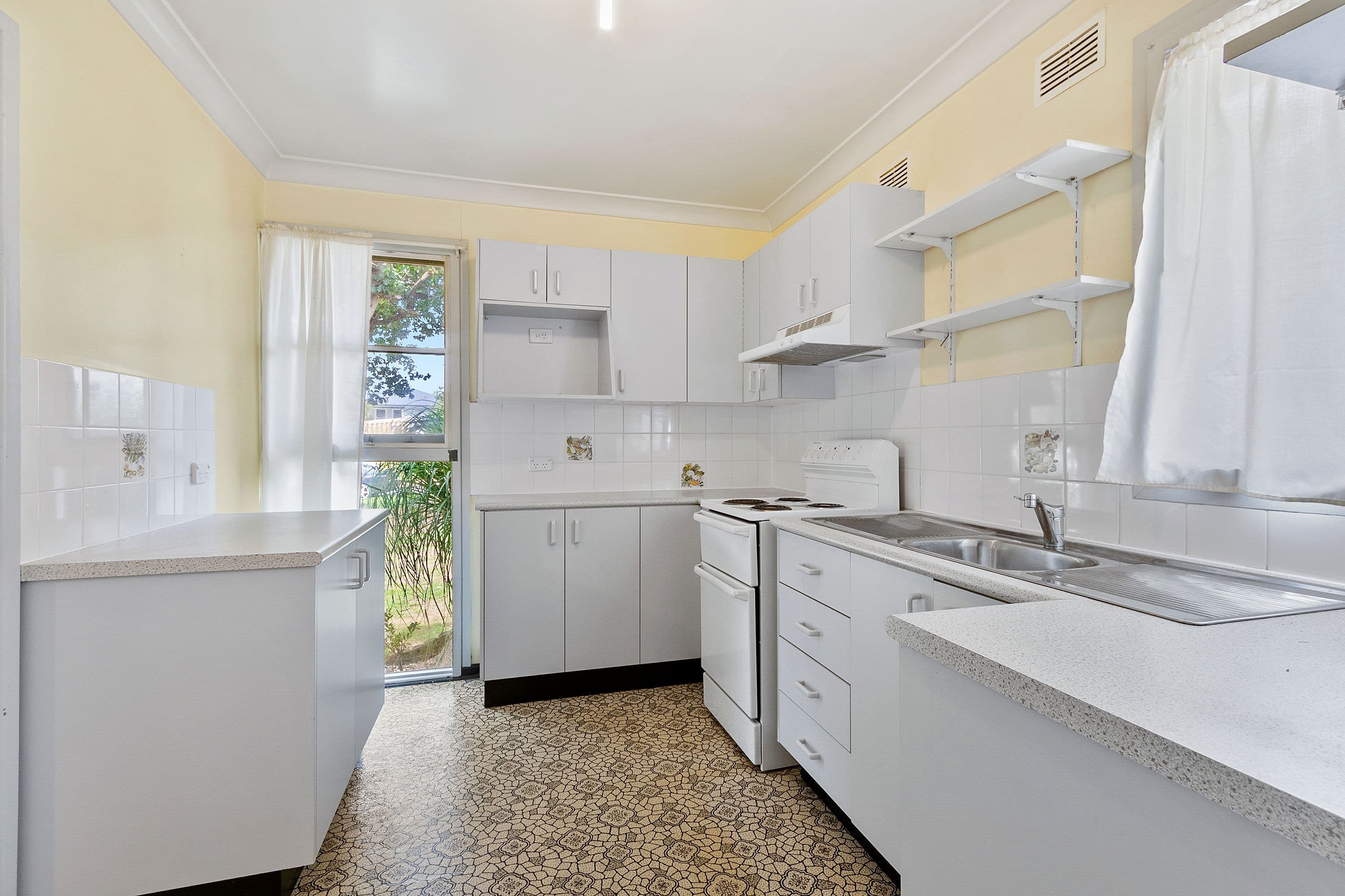 56 Enfield Avenue, North Richmond - Thumbnail 2