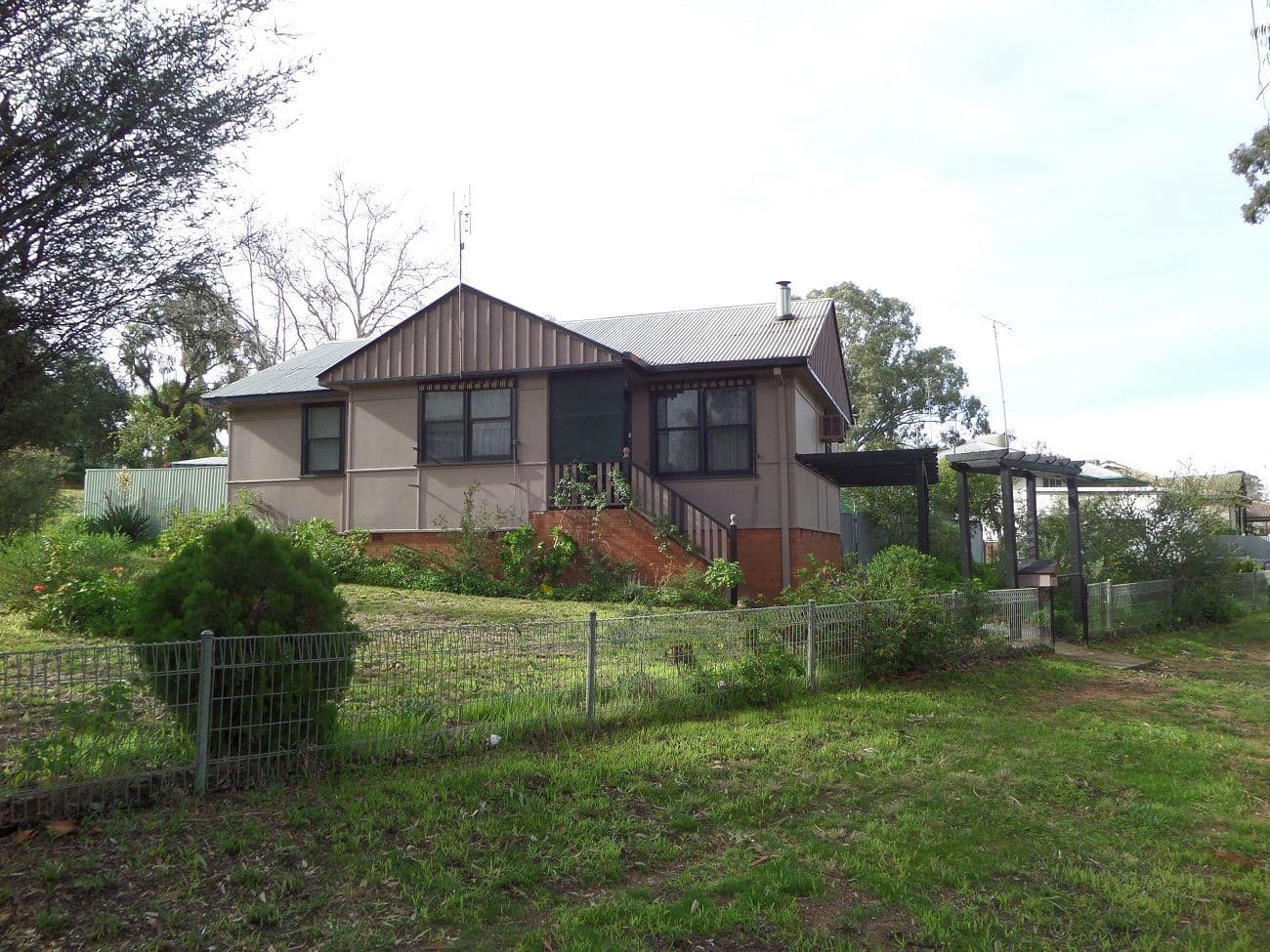 49 Lake Drive, NARRANDERA NSW 2700, Narrandera - Image 1