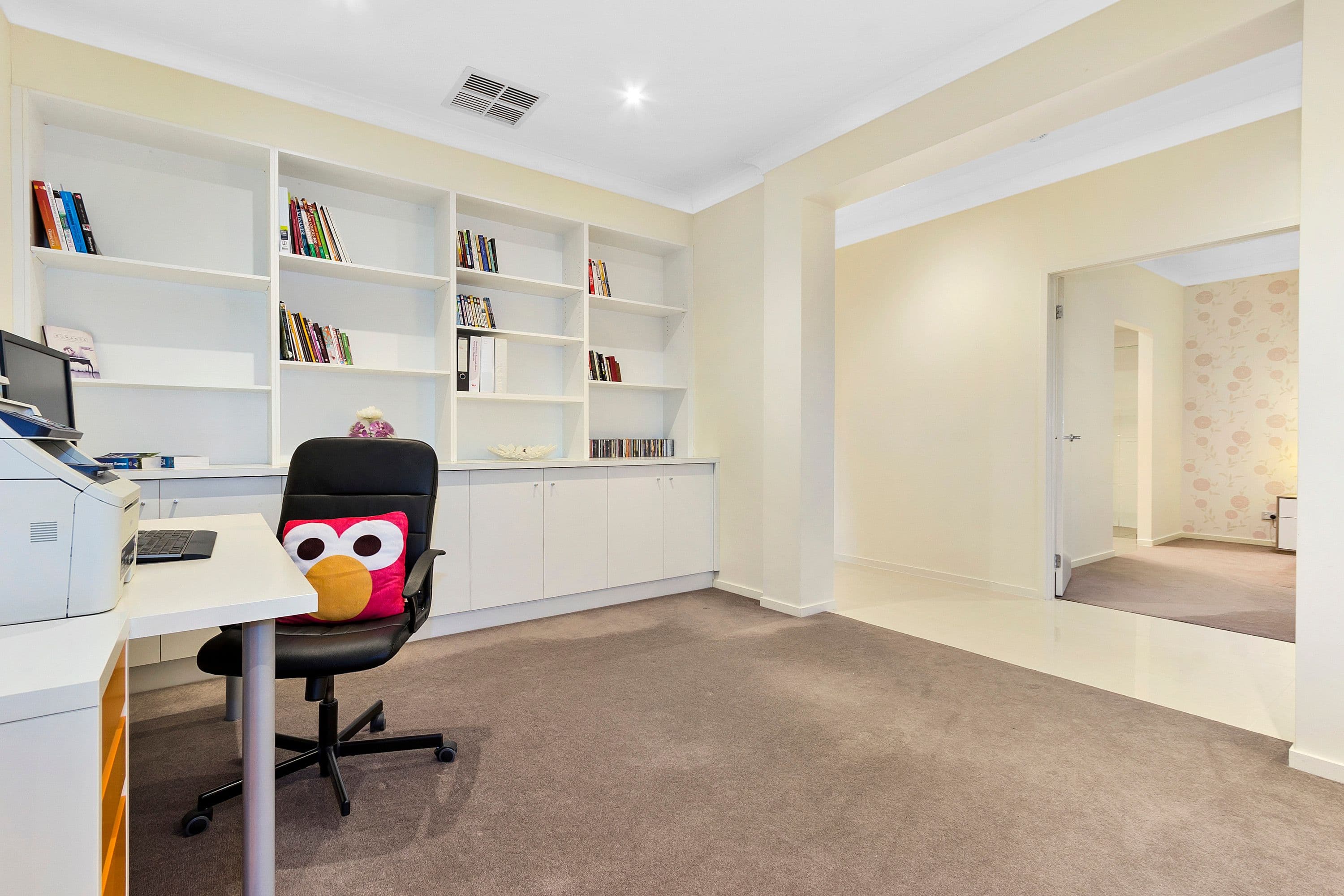 10 Cedarwood Crescent, Berwick VIC 3806, Berwick - Thumbnail 2