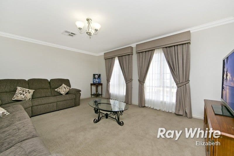 9 Windsor Court, CRAIGMORE SA 5114, Craigmore - Thumbnail 2