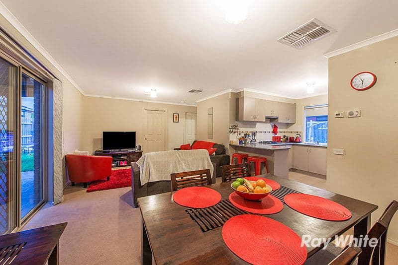 8 Bellbrae Crescent, Cranbourne West VIC 3977, Cranbourne West - Thumbnail 4